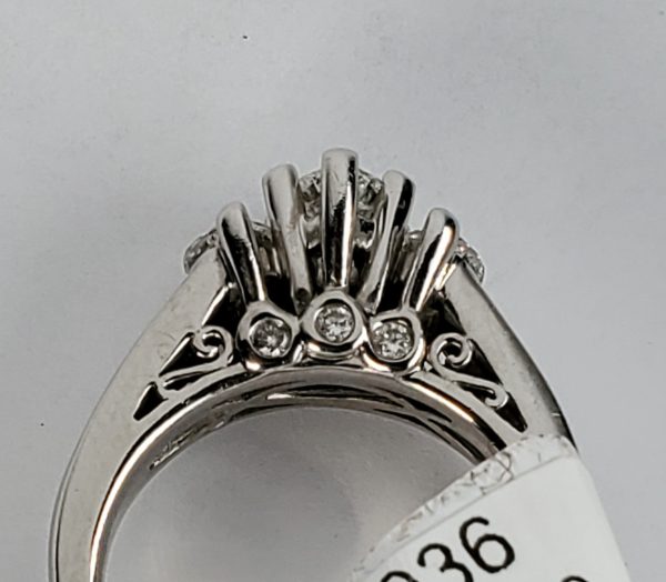2 carat total weight 3 stone design ring - Image 2